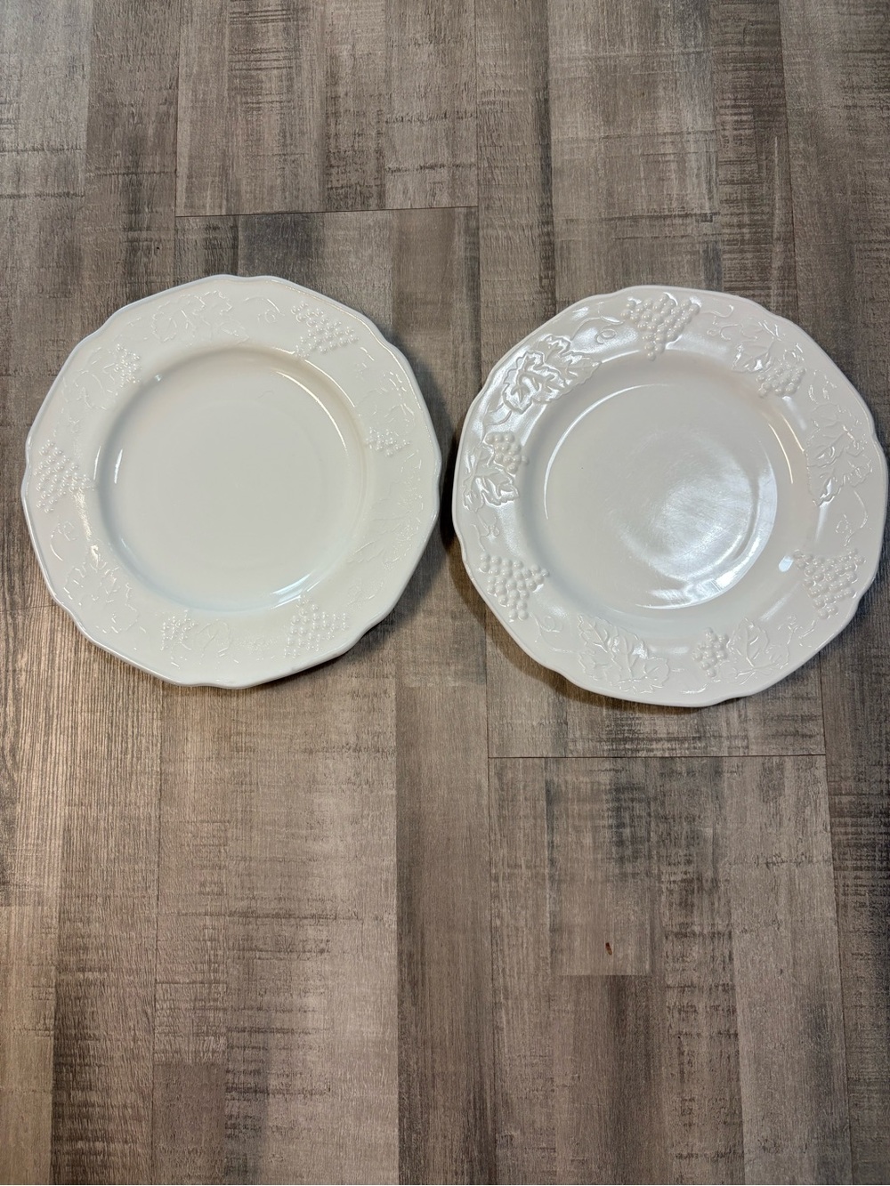 Set of 2 Indiana Glass Colony Harvest Milk Glass Dinner Plates Grape Vine